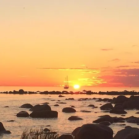 Сasa de vacaciones A Tiny House With A Garden And A Hot Tube *