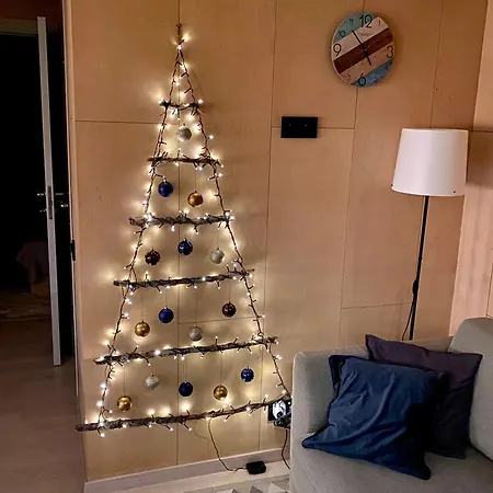 A Tiny House With A Garden And A Hot Tube *