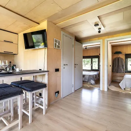 A Tiny House With A Garden And A Hot Tube Nyaraló Pringi