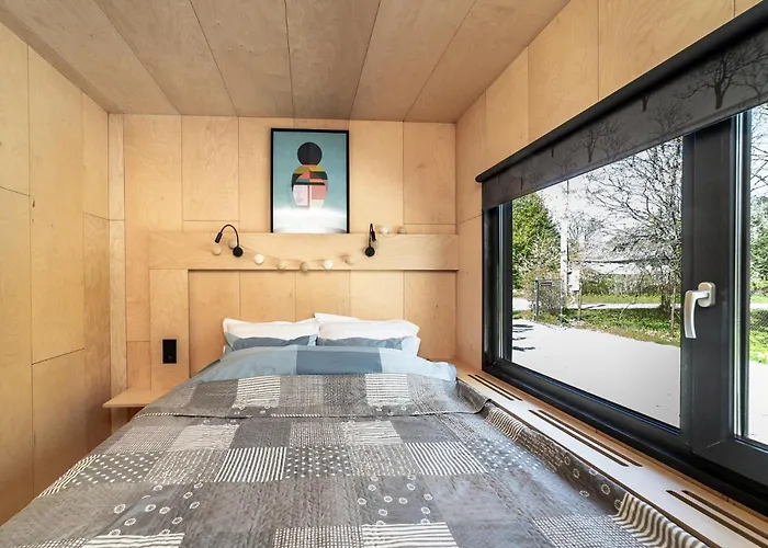 A Tiny House With A Garden And A Hot Tube *