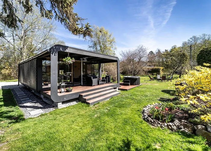 A Tiny House With A Garden And A Hot Tube *